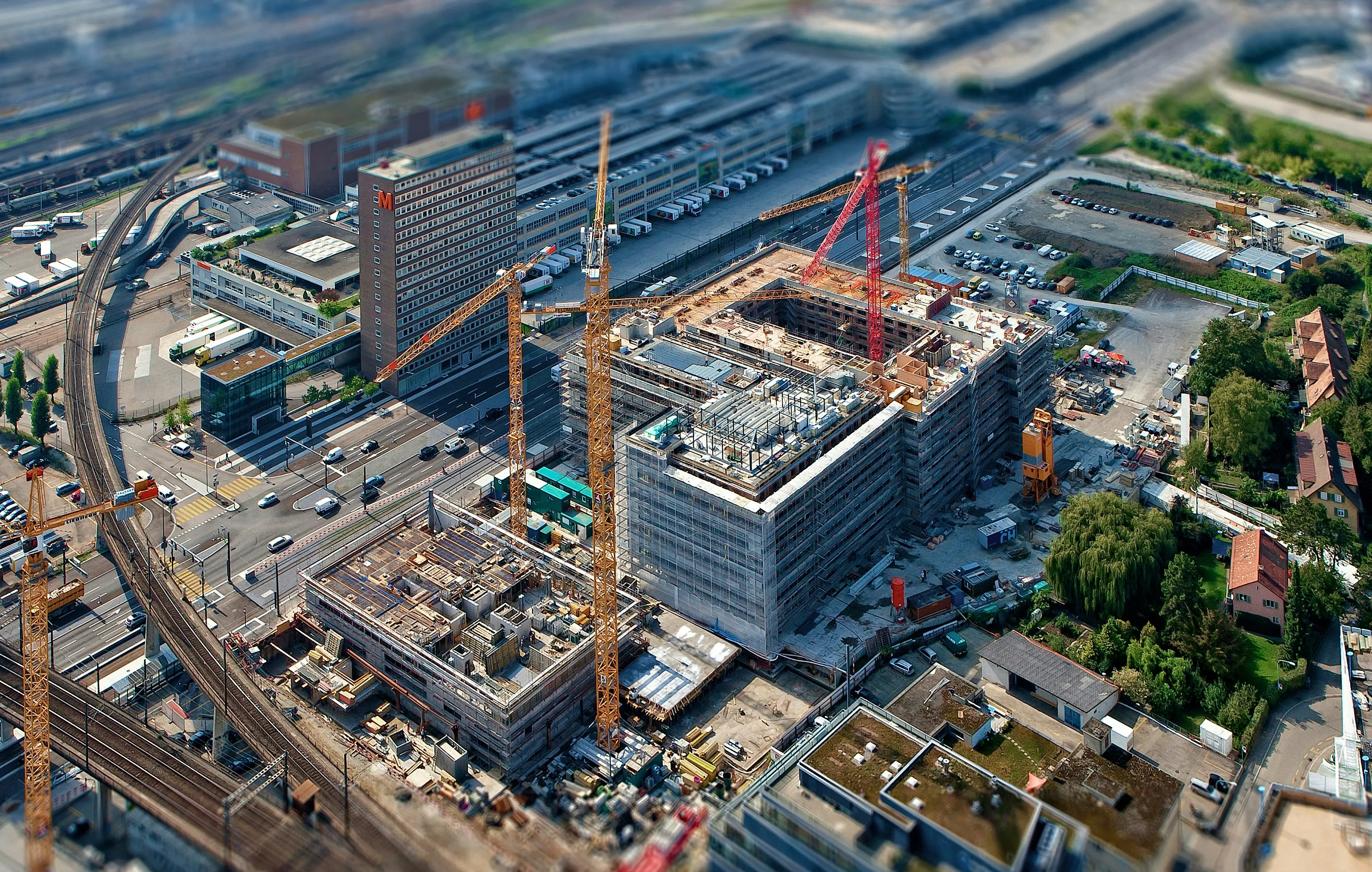 Gewerbliche Baustelle mit Koordination und Planung